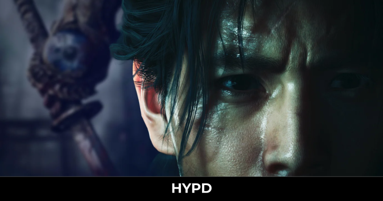 Close-up of Miyamoto Musashi in Onimusha: Way of the Sword with a demonic enemy in the background.